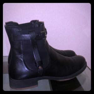 Ecco Chelsea booties